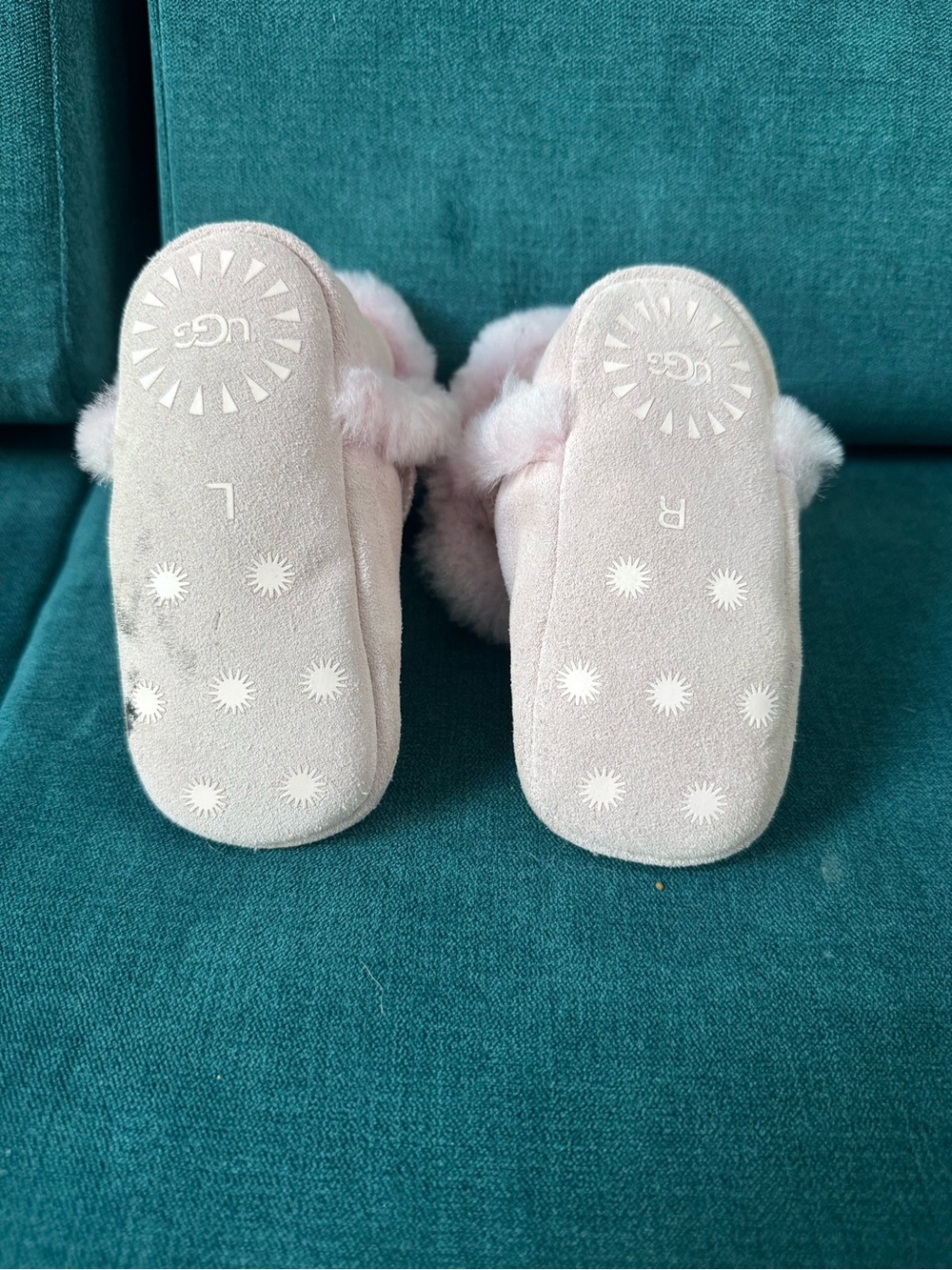 Pink uggs - Picture 3 of 5